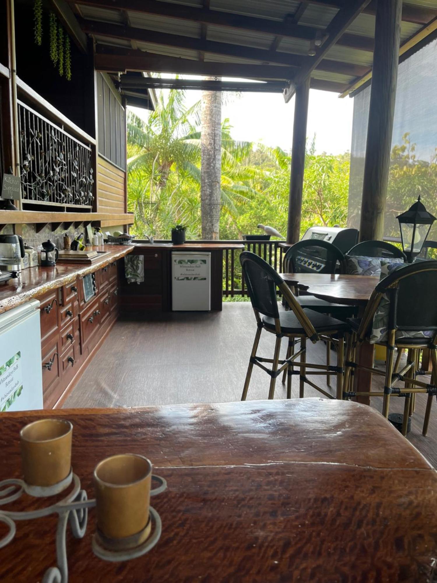 Whitsundays Bnb Retreat Bed and Breakfast Airlie Beach Eksteriør billede